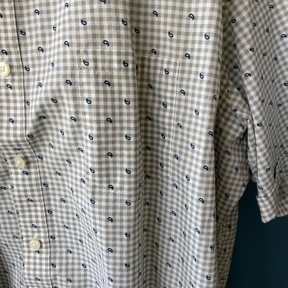 NWOT Men’s Van Heusen Shirt- XXL - Picture 2 of 4
